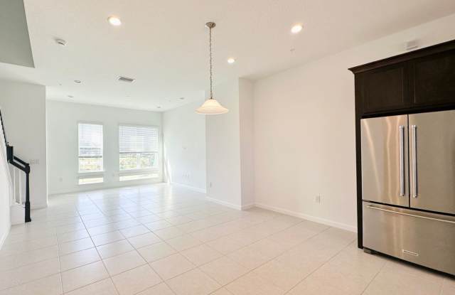 Luxury Townhome for rent Gallery 4
