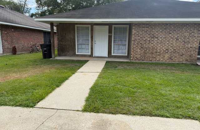 $550 First Month Special! - 14924 Central Woods Avenue, Central, LA 70818