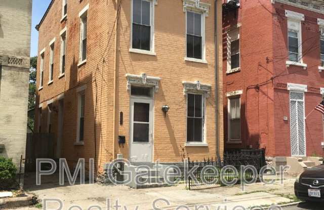 2231 Victor Street photos photos