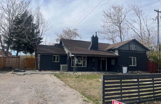 Spacious 5BR House in Wheat Ridge - 3839 Reed Street, Wheat Ridge, CO 80033