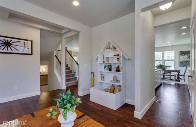 2338 S Orchard Way Gallery 3
