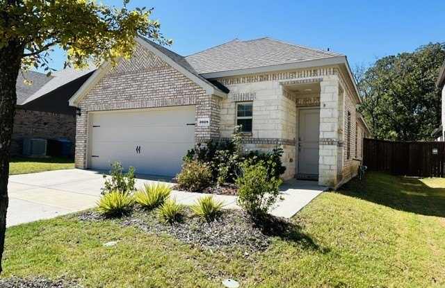 3928 Oak Creek Circle Gallery 1