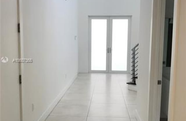 9830 74th Ter - 9830 Northwest 74th Street, Doral, FL 33178
