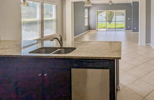 10104 Bedford Lakes Court Gallery 4