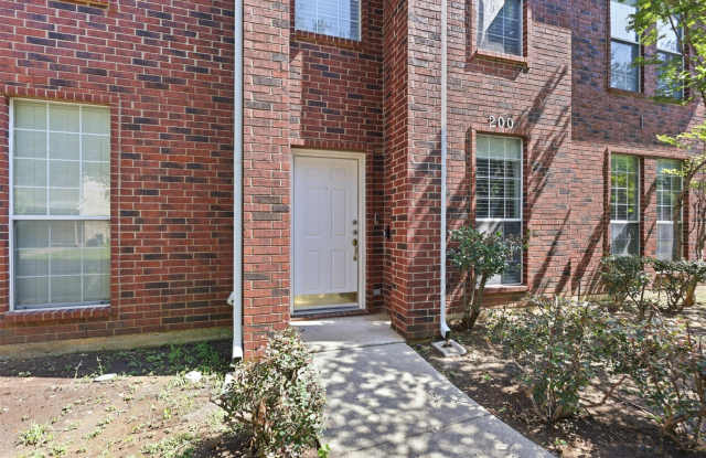 121 Wildwood Court Gallery 3