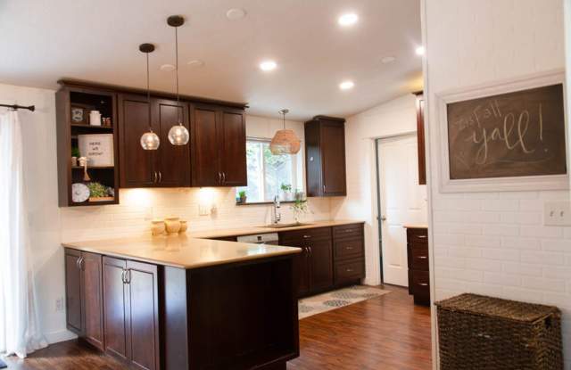 Single Level 4 bed 2 bath home with Office Gallery 4