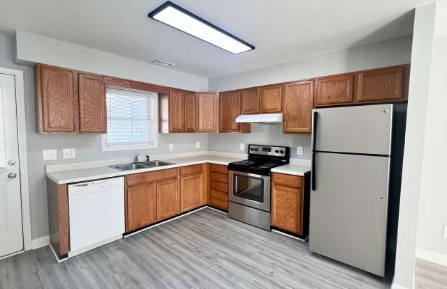 Two bedroom, one bath apartment in Burlington photos photos