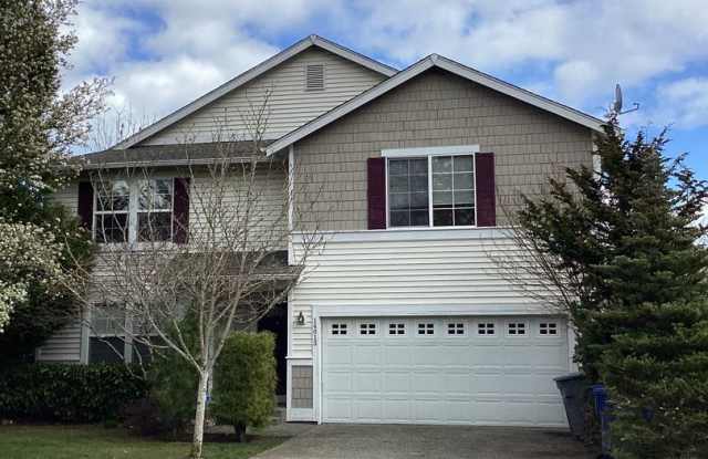4 Bedroom Home with Loft in Snohomish - 14013 48th Drive Southeast, Silver Firs, WA 98296