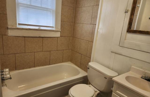 809 S Ave A photos photos