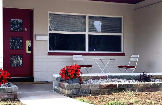 511 82ND AVENUE N - 511 82nd Avenue North, St. Petersburg, FL 33702