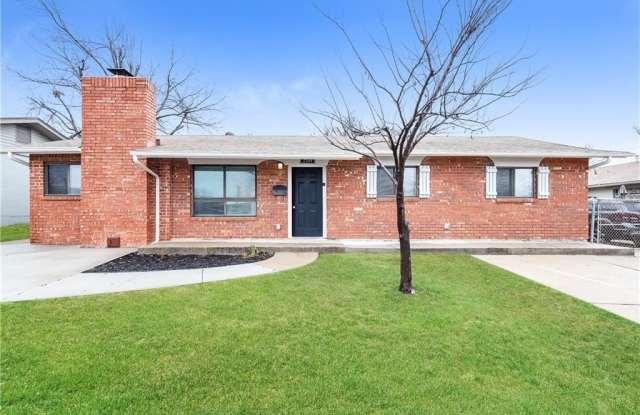 2504 Yorkshire Avenue photos photos