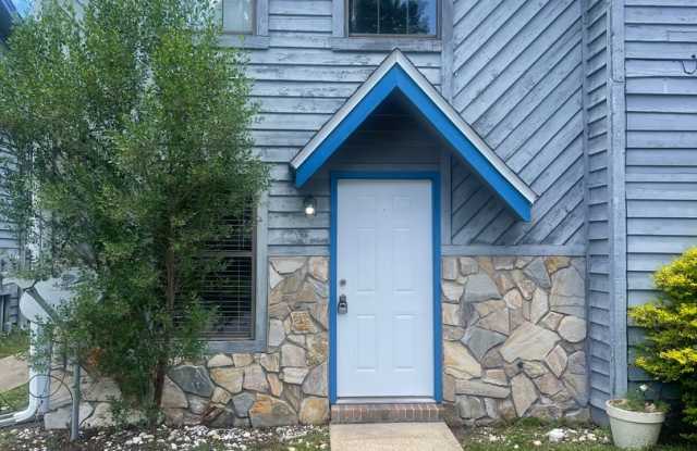 POOL-VIEW/ ACCESS - 2 Bedroom 1.5 Bath Townhome - $1500 /mo. photos photos