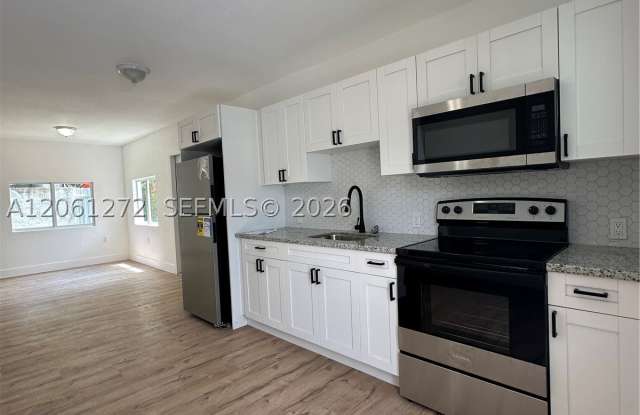 3123 NW 22nd Ct Gallery 3