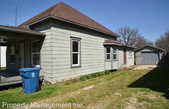 820 W 4th - 820 West 4th Street, Coffeyville, KS 67337