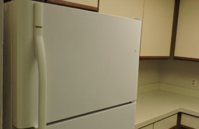 1004 West Defender Court Gallery 3