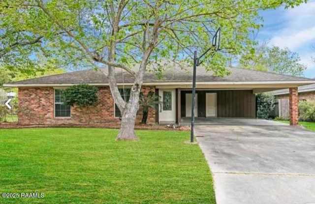 Charming 3-bedroom, 2-bathroom home photos photos