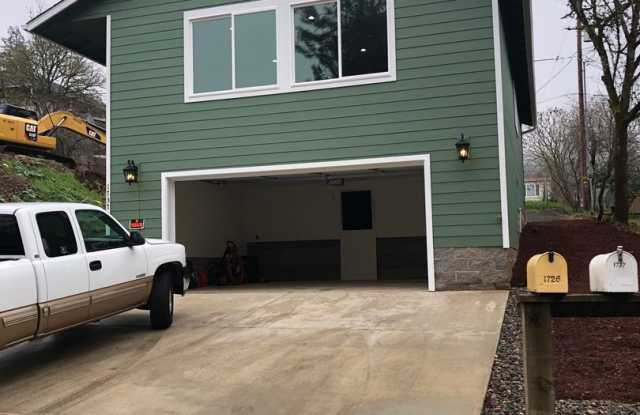Brand new 3 bedroom house in Roseburg photos photos