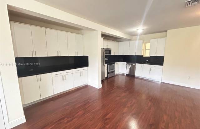 2931 Sheridan Ave photos photos