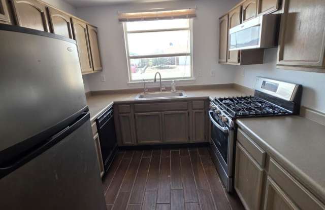 5640 RICK HUSBAND Drive Gallery 4