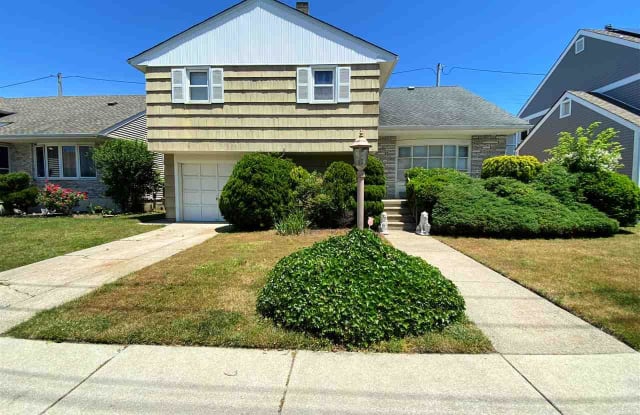 409 N Clermont Ave - 409 North Clermont Avenue, Margate City, NJ 08402