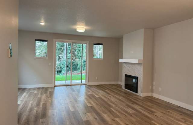 Beautiful Three Bedroom New Construction Home For Rent Gallery 4