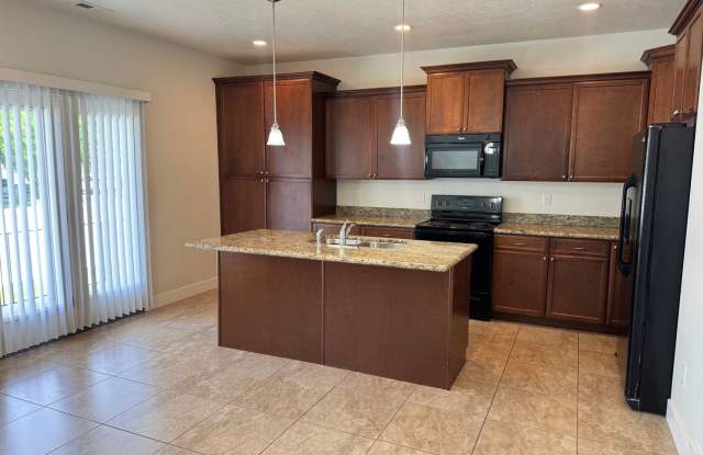 Beautiful Riverton Townhome for rent! Gallery 3