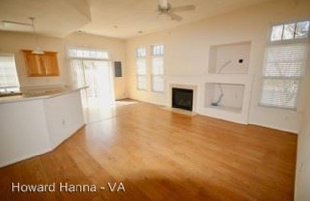 801 Calvert Court Gallery 4