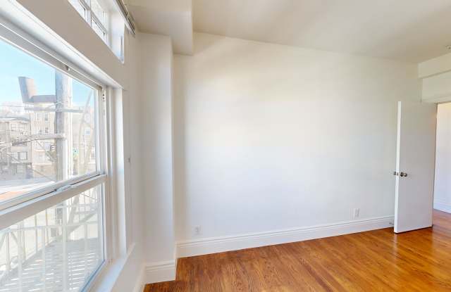 2363 Van Ness Gallery 2