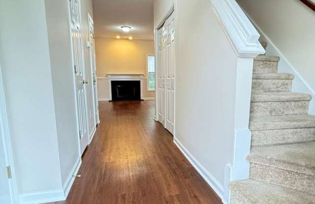 106 Pointe Crest Court Gallery 3