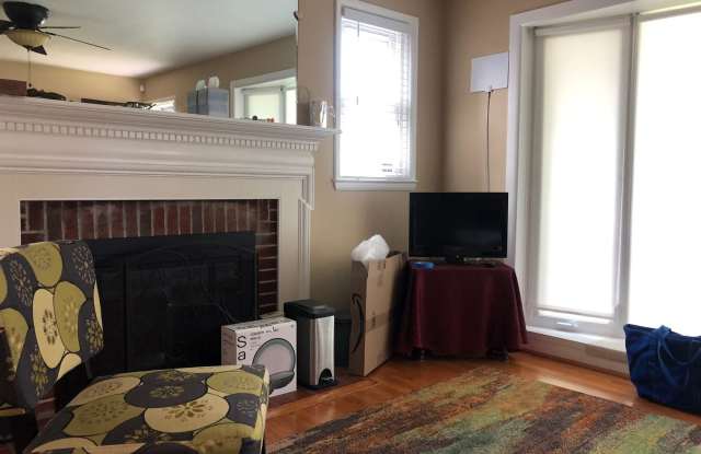 2103 Meadowview Dr Gallery 3