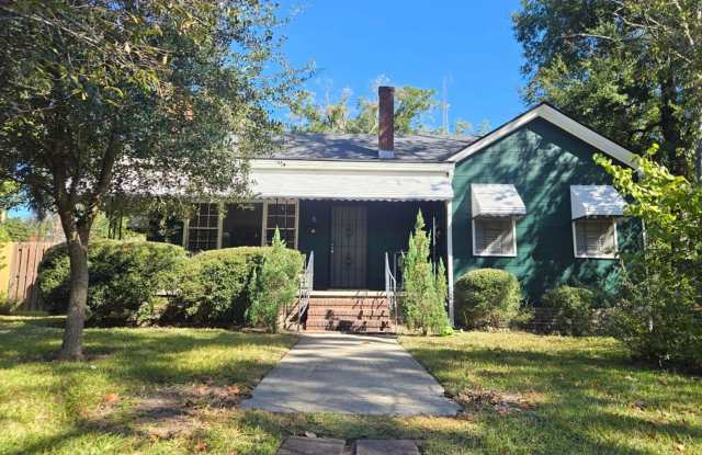 FOR RENT | 2 Bed 1 Bath | One-Story Cottage with Front Porch off of Bull Street Gallery 1