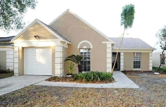 1618 CROSSRIDGE DRIVE - 1618 Crossridge Drive, Brandon, FL 33510
