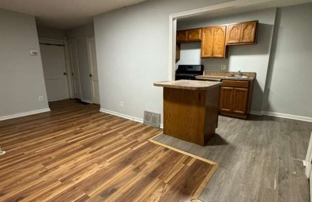 Spacious 3-Bedroom Home with Finished Basement, Central Air  Backyard! Gallery 1