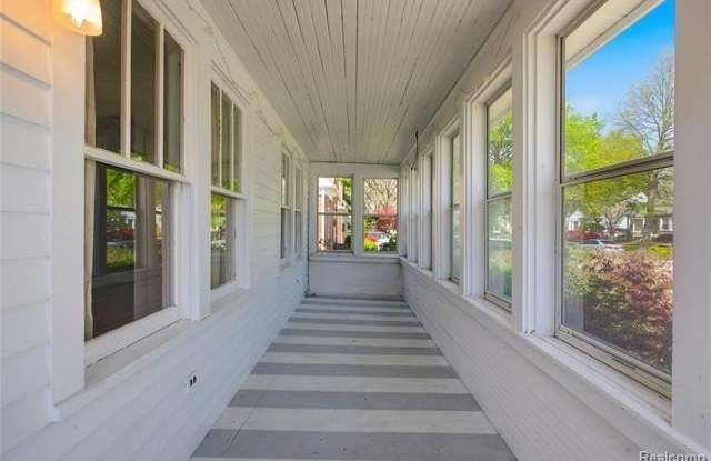 135 N Connecticut Avenue Gallery 4