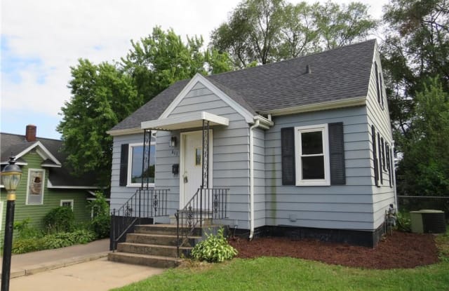 611 Vine St - 611 Vine Street, Eau Claire, WI 54703