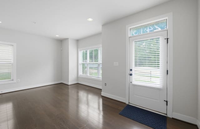 *PRICE REDUCED! END-UNIT 4-Story Colonial/Craftsman Townhome w/2 Balconies, 5-min walk to Glenmont Station! Gallery 4