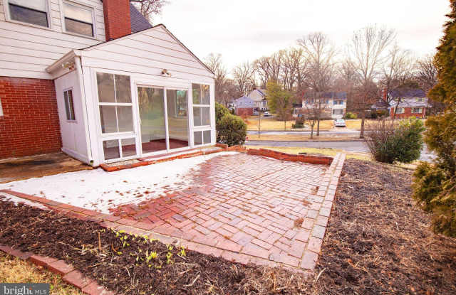 5810 GREENLEAF Road Gallery 4