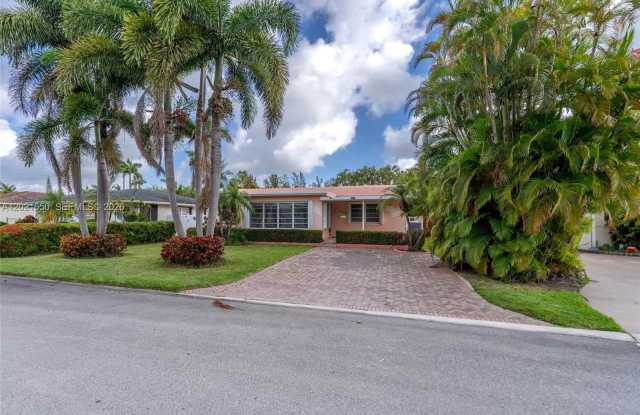 947 Lincoln St photos photos