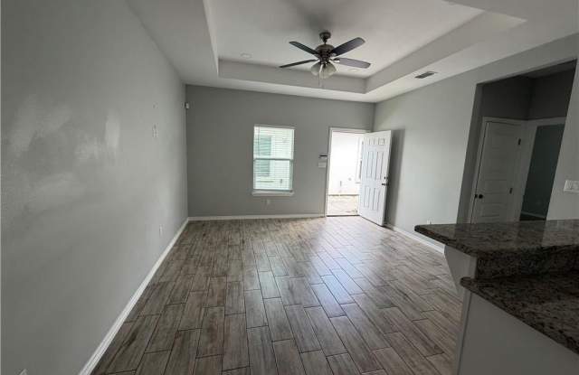 1403 W Heritage Drive Gallery 4