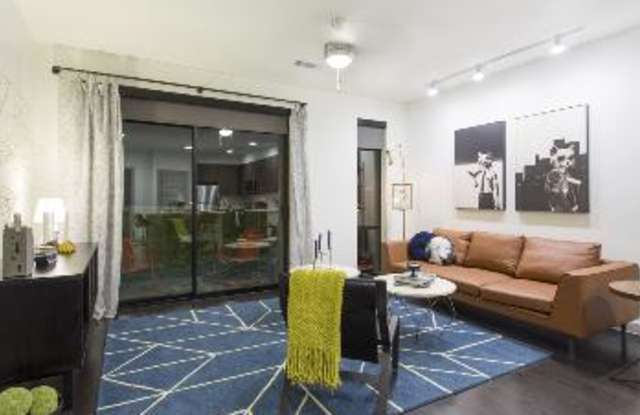 103 Riverside / Auditorium Shores Gallery 2