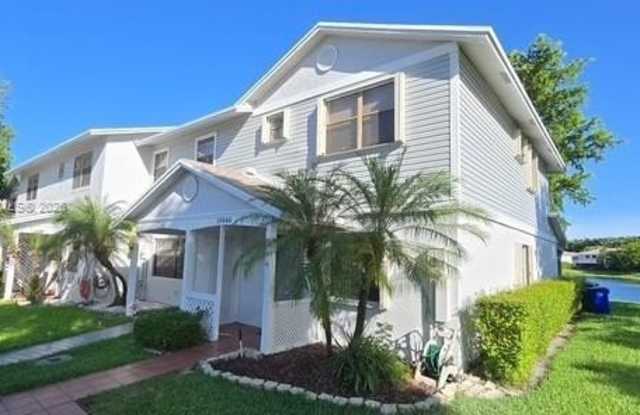 10548 NW 6th St photos photos