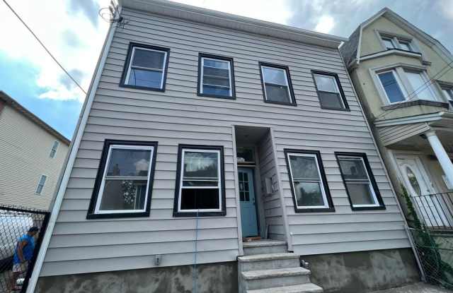 122 Livingston Street - 1L - 122 Livingston Street, Elizabeth, NJ 07206