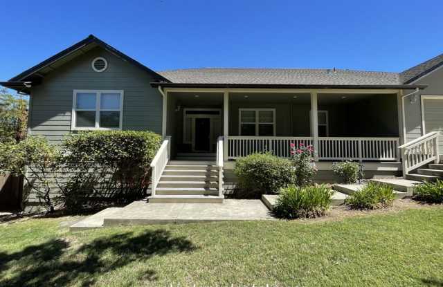 Beautiful 4/2.5 Custom Single Level West Petaluma Home - 786 El Paseo Drive photos photos