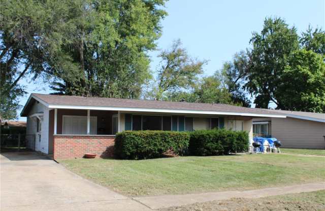 850 Loyola Drive - 850 Loyola Drive, Florissant, MO 63031
