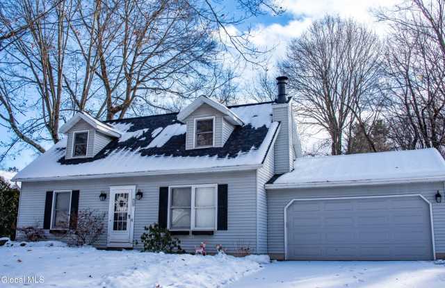 15 Longwood Drive - 15 Longwood Drive, Clifton Park, NY 12065