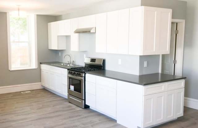 Newly Remodeled 2 Bed/1 Bath photos photos