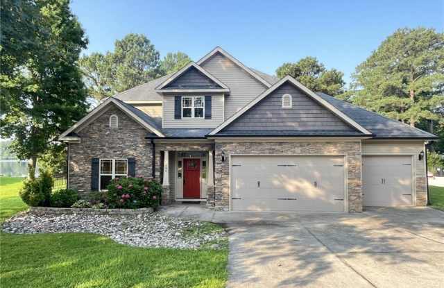 484 CROWN Point - 484 Crown Point, Harnett County, NC 27332