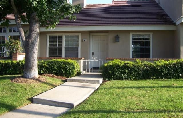 4 Oxford - 4 Oxford, Irvine, CA 92612