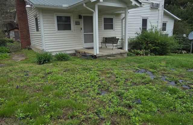 4 Bedroom 3 Bathroom fully furnished home for rent - 50 Hampton Place, Jackson County, NC 28789