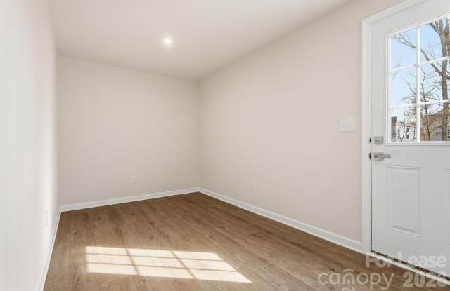 7024 Capstan Terrace Gallery 4